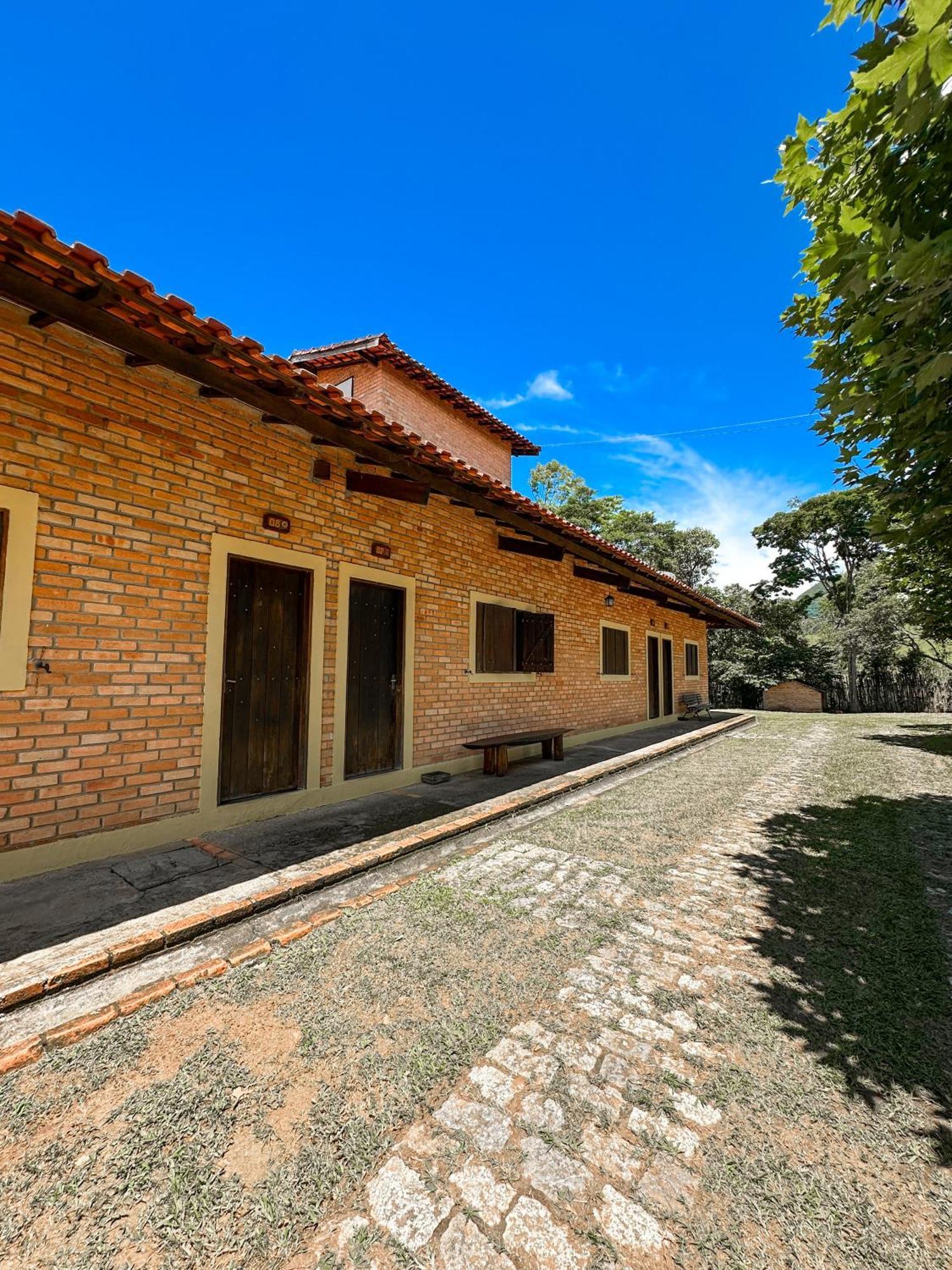 Pousada E Restaurante Casarao Passa Quatro Exterior foto