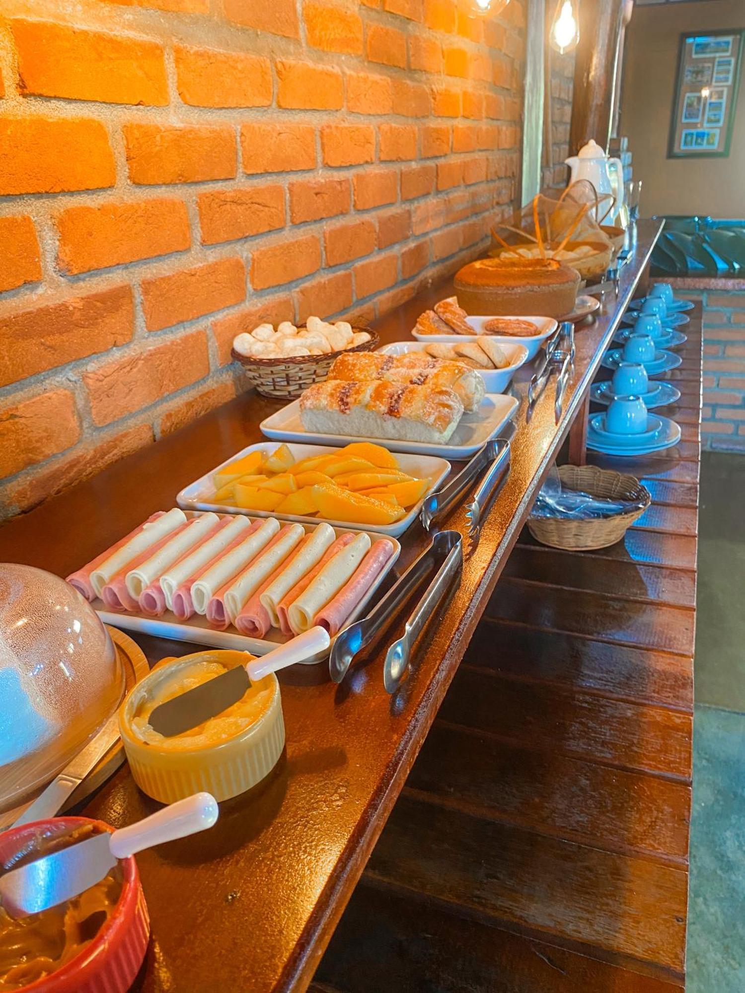 Pousada E Restaurante Casarao Passa Quatro Exterior foto