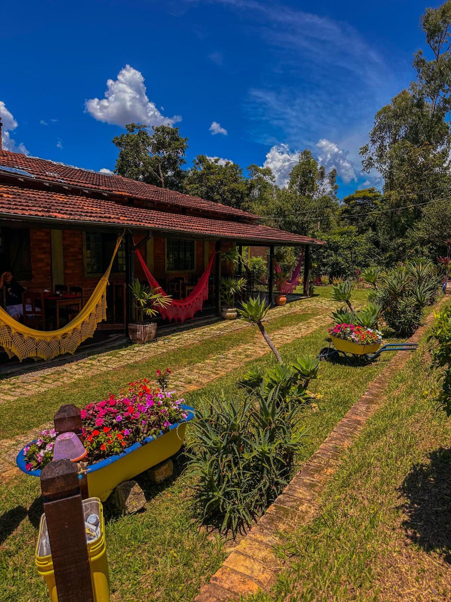 Pousada E Restaurante Casarao Passa Quatro Exterior foto